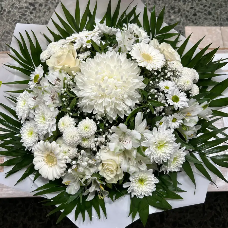 Bouquet rond blanc pour une cérémonie