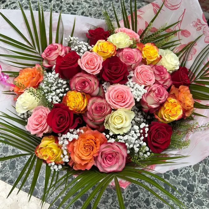 Bouquet de roses de toutes les couleurs